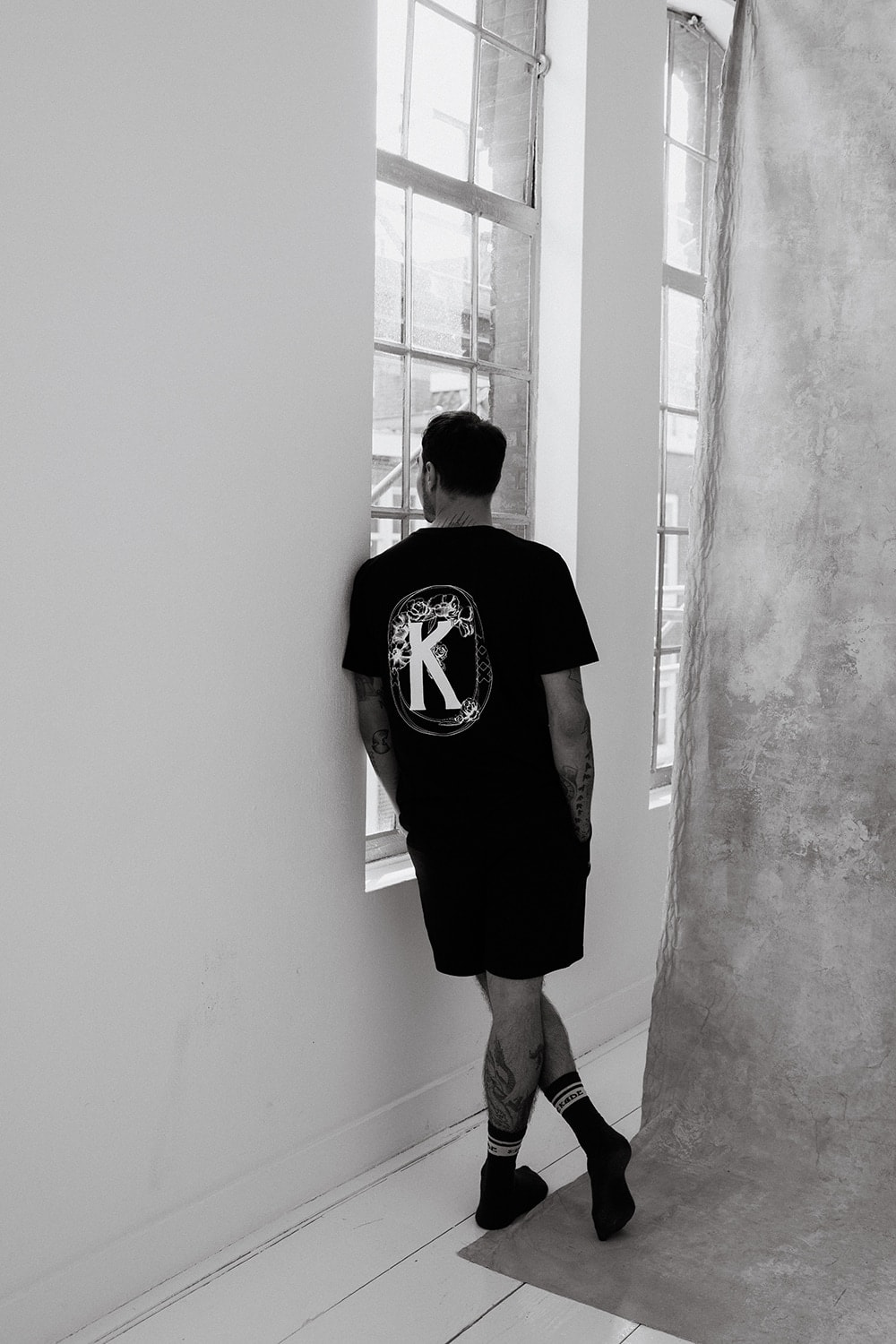 I'm just a florist t-shirt black  first image